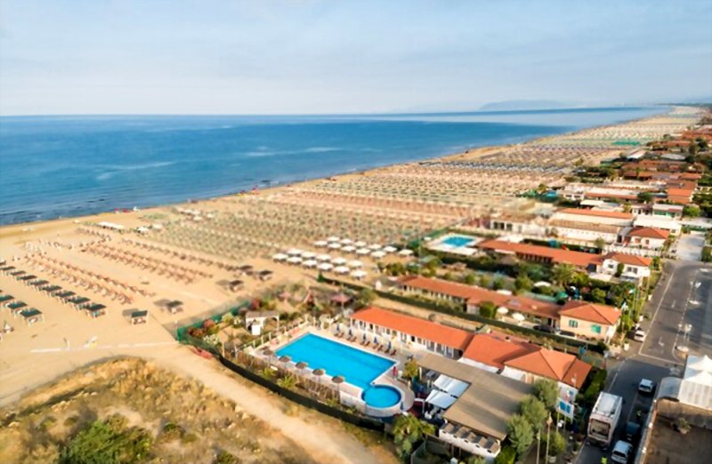 the sunny, well frequented beach resorts of Versilia